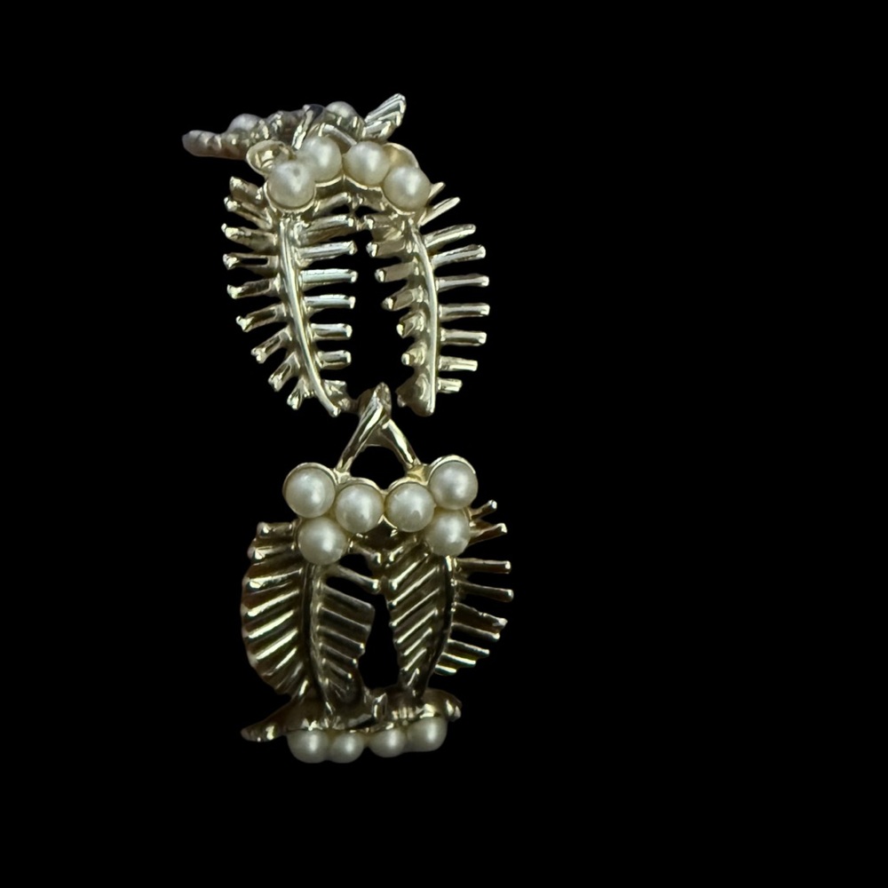Gold tone vintage Coro Pegasus leaf skeletal design bracelet 1940s 1950s - Picture 6 of 9
